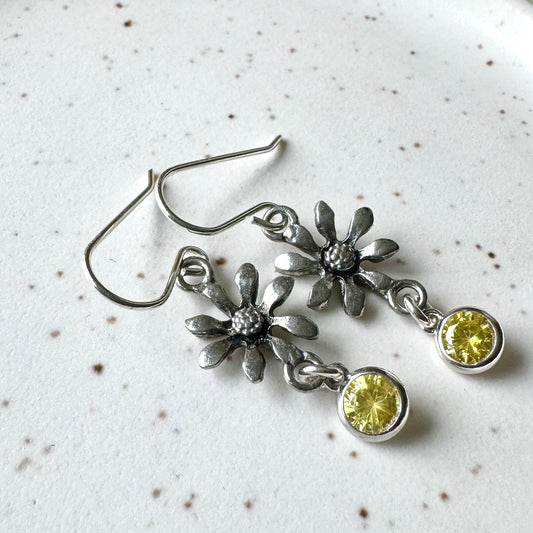 Daisies - Flower and Topaz earrings